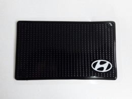 Коврик антискользящий 15х9 см Hyundai чёрный